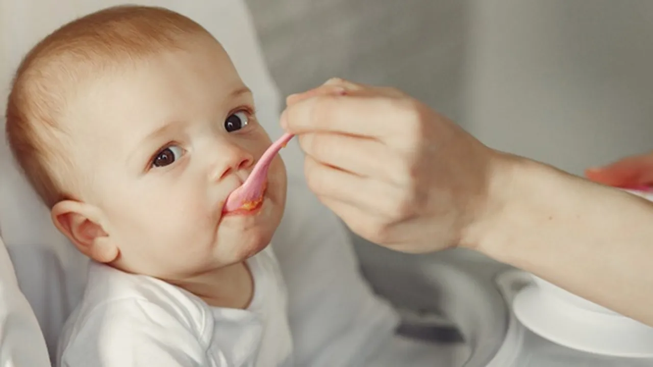 Penuhi Nutrisi Bayi, Ini 8 Makanan Sehat Pendamping Asi yang Baik Dikonsumsi