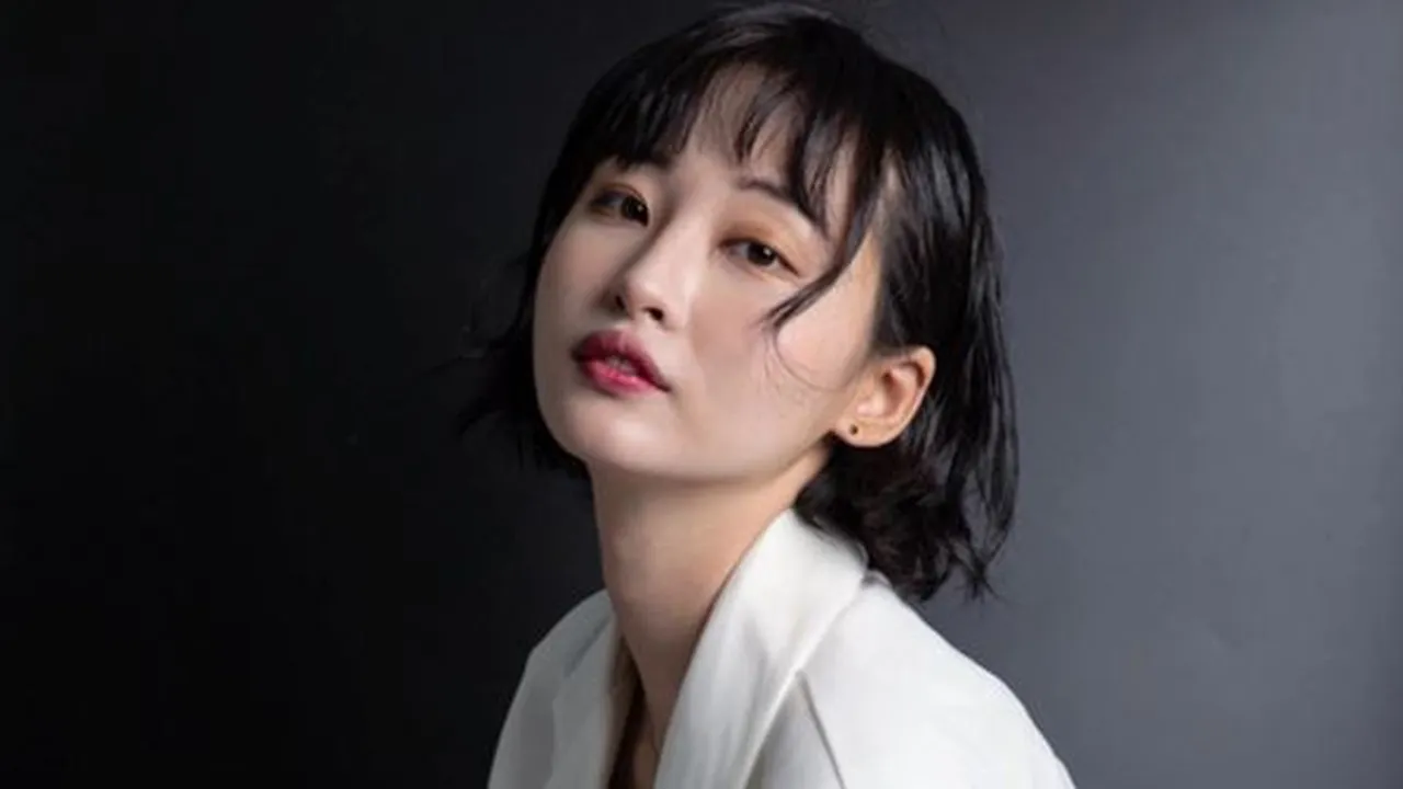 Penyanyi Cantik Som Hae In Umumkan Sudah Putus dengan Pacar Wanitanya