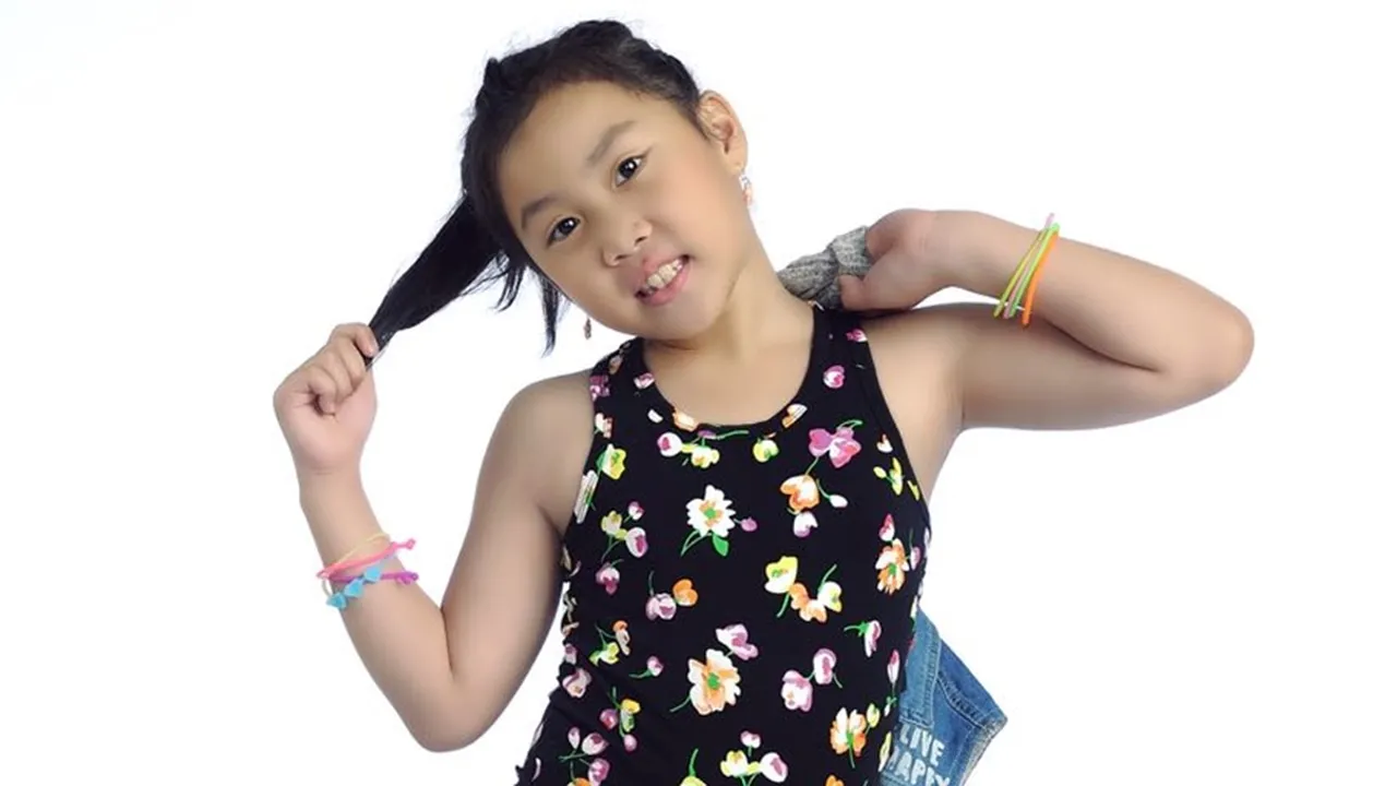 Penyanyi Cilik Rayvelin Gandeng Bowo Alpenliebe di Video Klip Terbaru