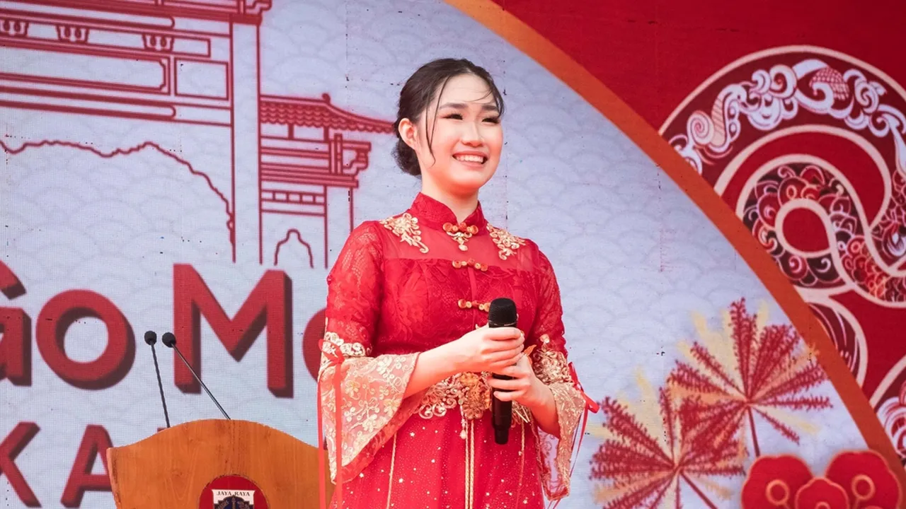 Penyanyi Hitada Meriahkan Acara Cap Go Meh di Pancoran