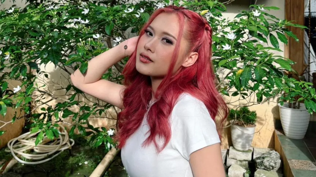Penyanyi Risa Amel Rombak Diri, Dari Penampilan Sampai Nama Baru