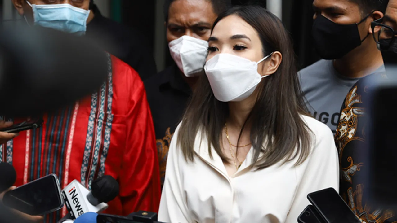 Penyebar Video Syur Gisel dengan Nobu Divonis Sembilan Bulan Penjara dan Didenda 50 Juta Penyebar Video Syur Gisel dengan Nobu Divonis Sembilan Bulan Penjara dan Didenda 50 Juta