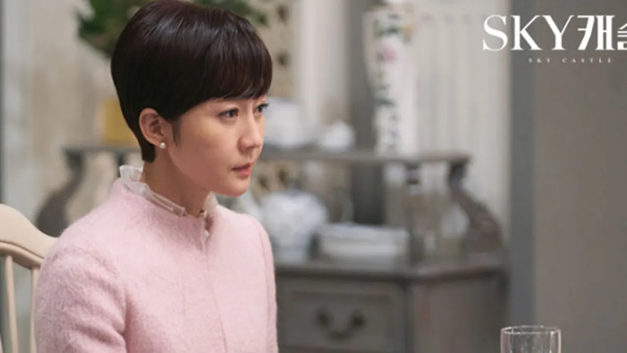 Perankan Ibu yang Tamak di 'SKY CASTLE', Yeom Jung Ah Ternyata Runner Up Miss Korea
