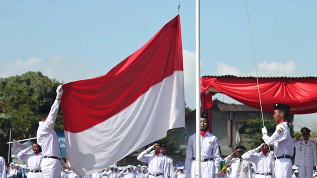 Perbedaan Arti Pancasila Sebagai Dasar Negara dan Pandangan Hidup Bangsa Indonesia