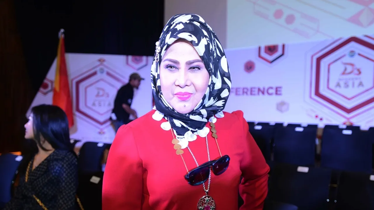Perbedaan Musik Dangdut Zaman Dulu dan Sekarang di Mata Elvy Sukaesih