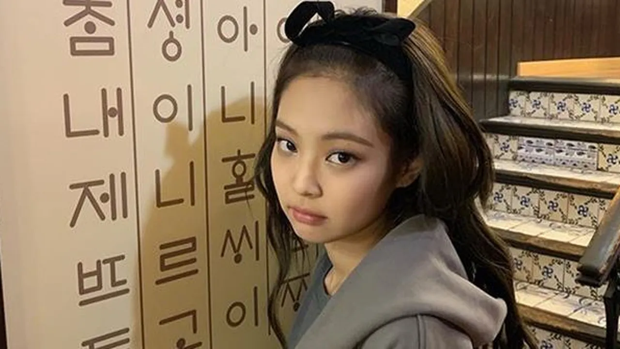 Percakapan Manis Antara Jennie BLACKPINK dengan Seorang Fansite di Bandara