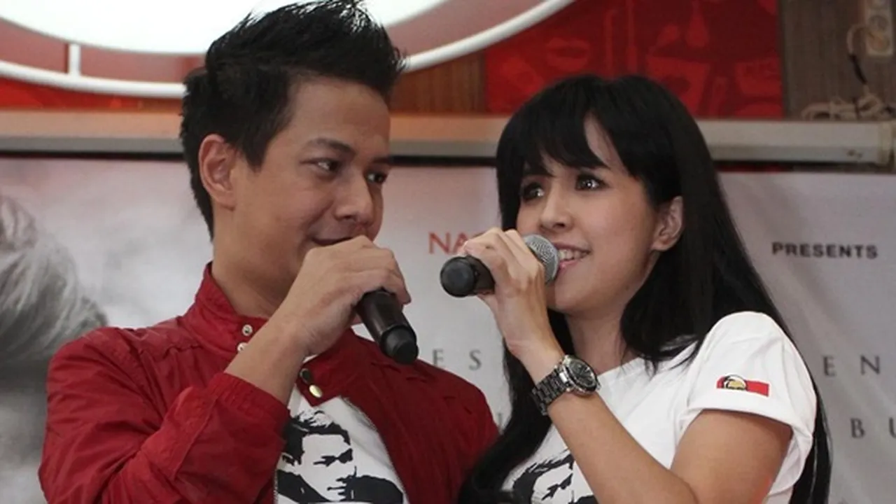 Perceraian Yeslin Wang - Delon Bisa Jadi Karena Anjing dan Anak