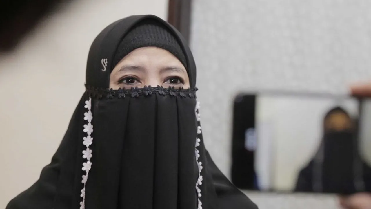 Perdalam Ilmu Agama Hingga ke Luar Negeri, Peggy Melati Sukma Bagikan Pengalamannya