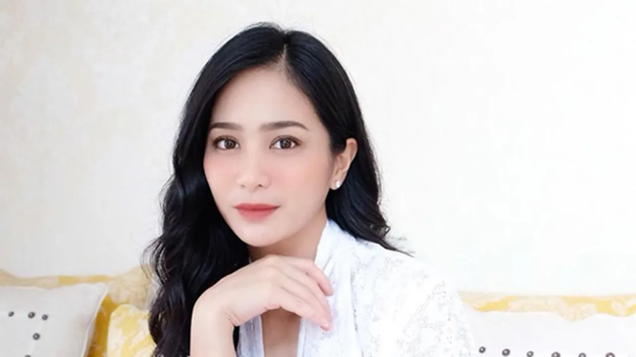 Perfeksionis Urusan Penampilan, Bunga Zainal Ogah Keluar Kalau Baju Tidak Baru