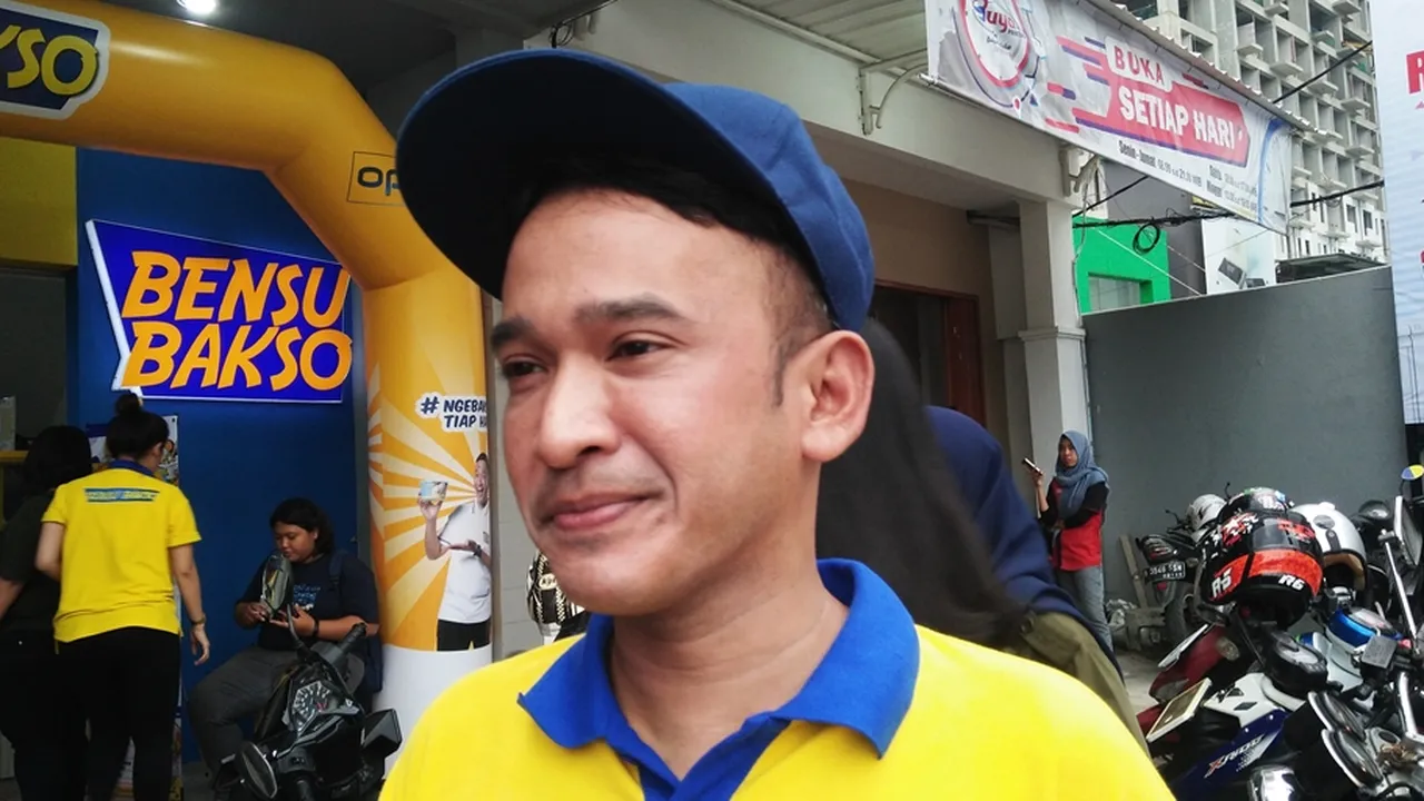 Perluas Bisnis Kuliner, Ruben Onsu Kini Jualan Bakso