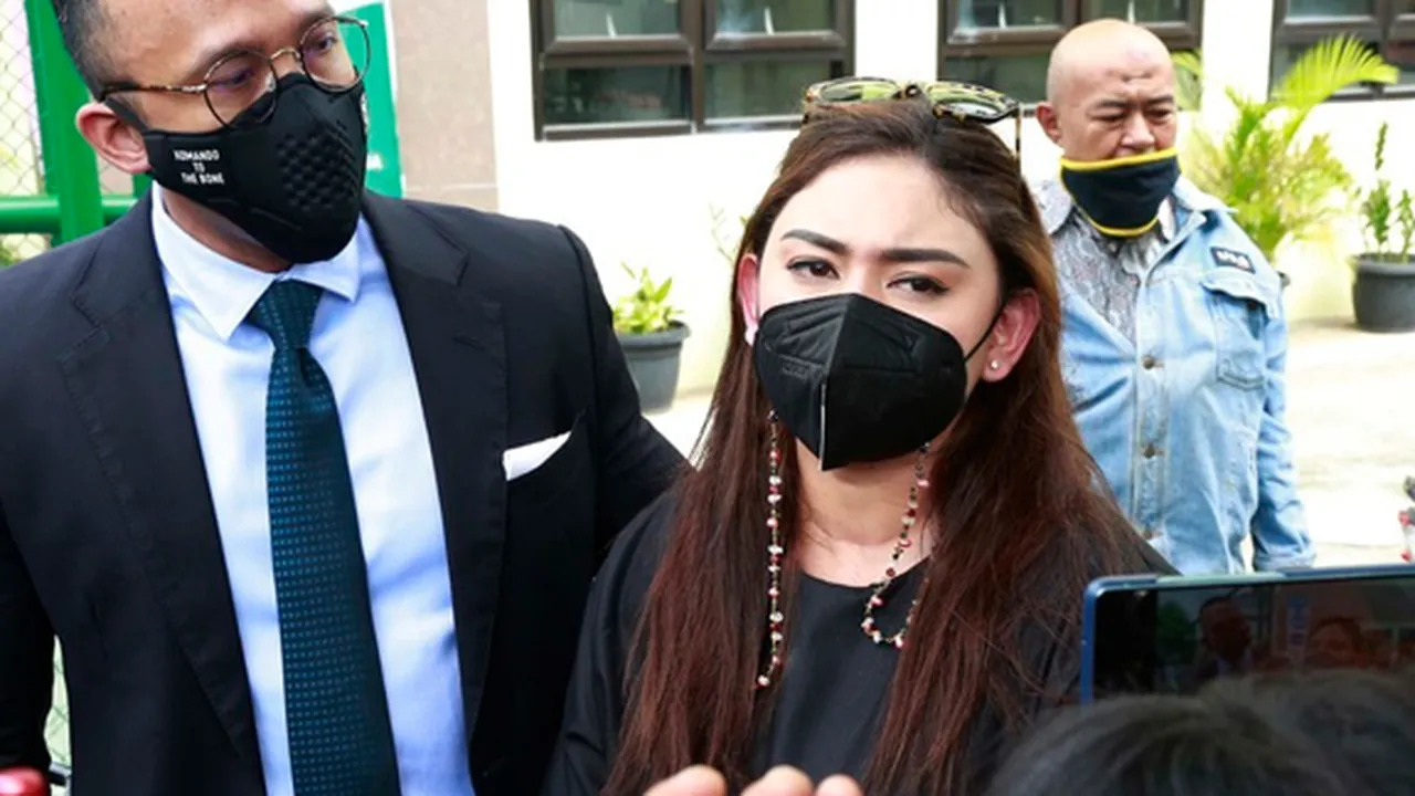 Permohonan Cerai Thalita Latief Bakal Diputus Setelah Lebaran Permohonan Cerai Thalita Latief Bakal Diputus Setelah Lebaran