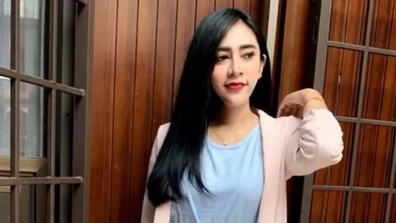 Pernah Belajar Vokal Dengan Drummer Ungu, Vernita Syabilla Bakal Rilis 'Kokoh Tampan'