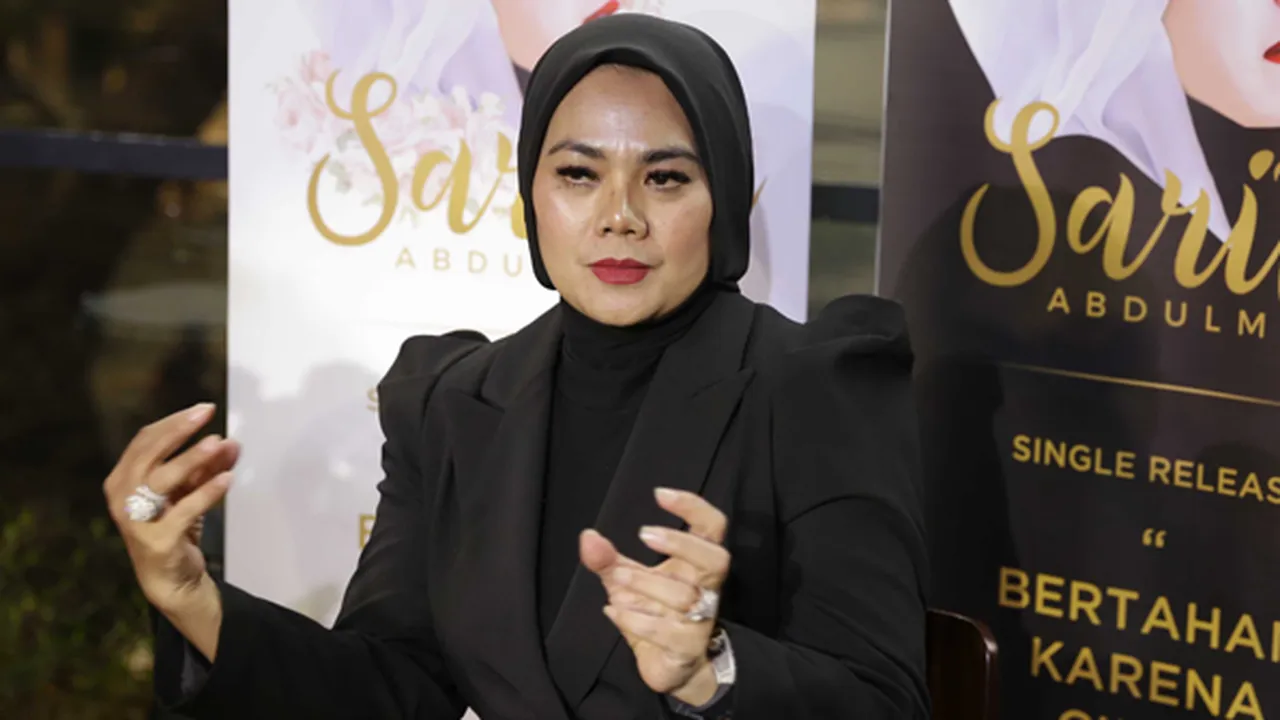 Pernah Ditinggal Suami Selingkuh, Sarita Abdul Mukti Curhat Lewat Lagu
