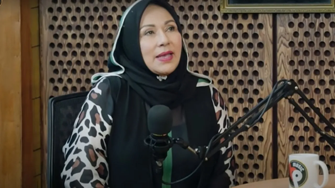 Pernah Keukeuh Tolak Tawaran Manggung, Ternyata Ini Alasan Camelia Malik