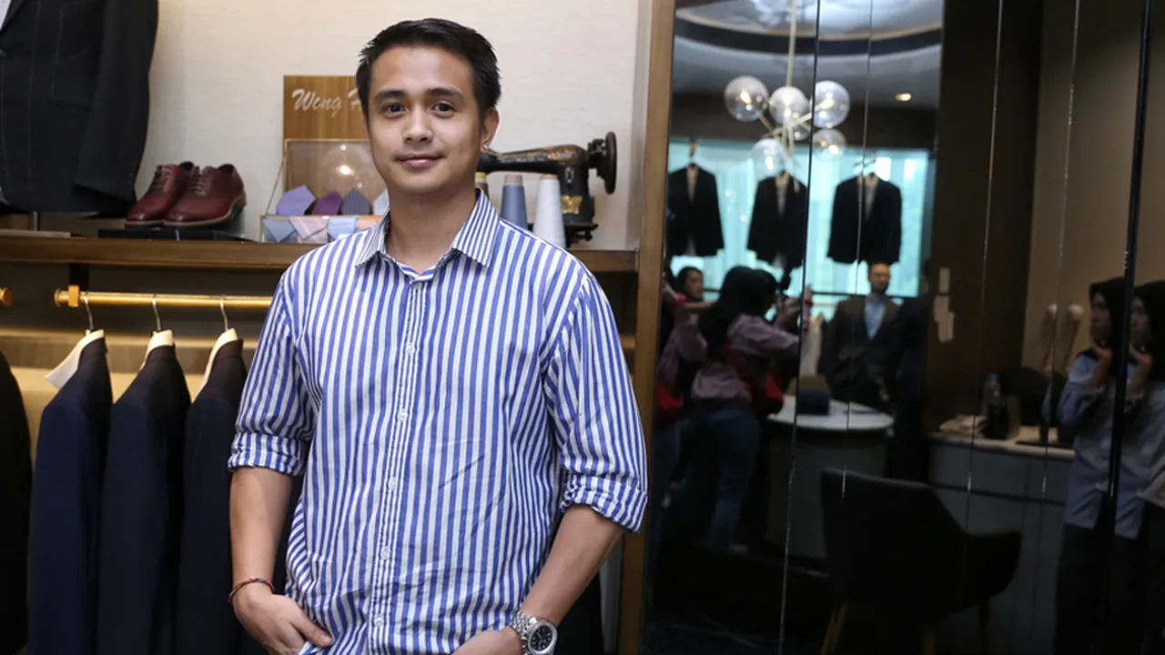Fitting Baju Pernikahan, Ajun Perwira Tak Didampingi Calon Istri Fitting Baju Pernikahan, Ajun Perwira Tak Didampingi Calon Istri