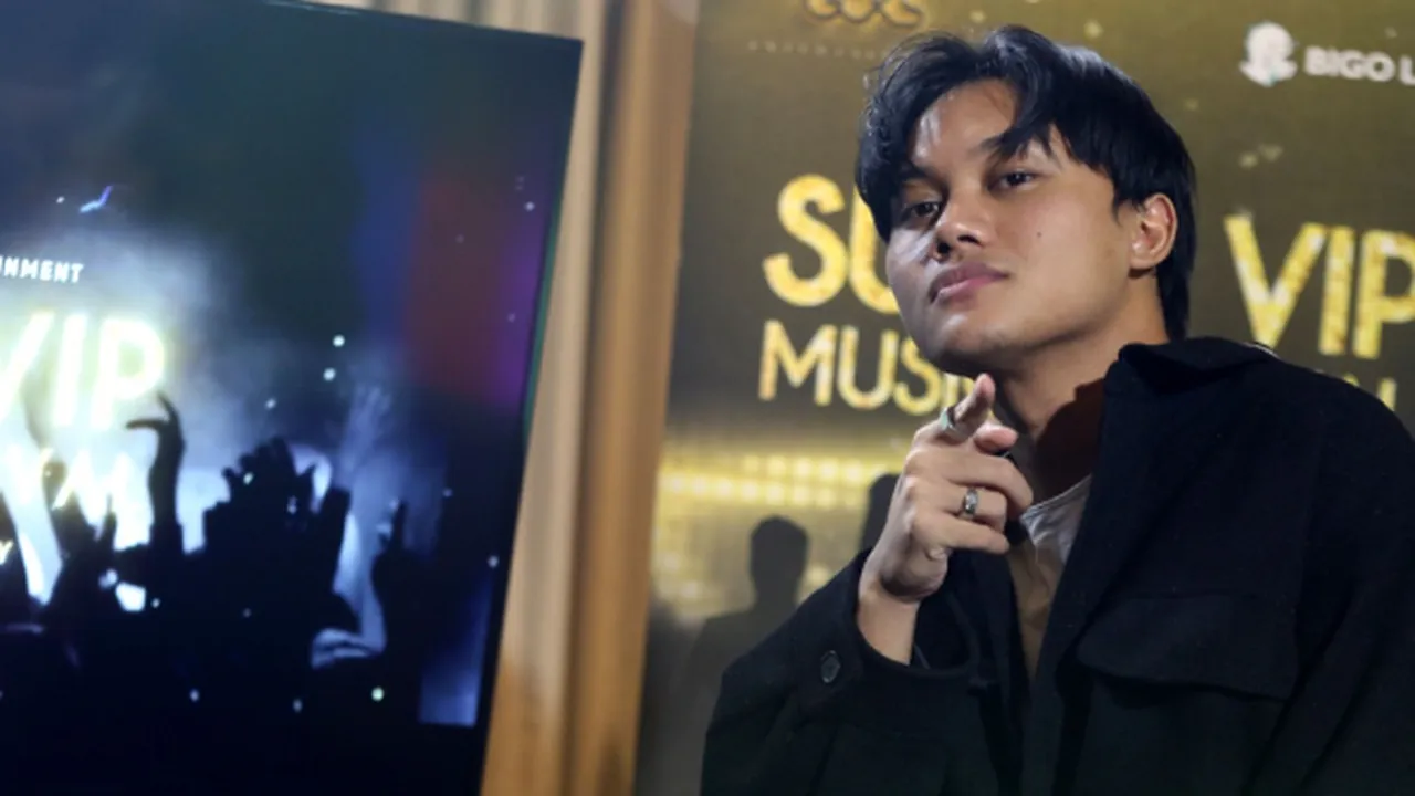 Pertama Kali, Rizky Febian Bawakan 'Salah' Secara Live