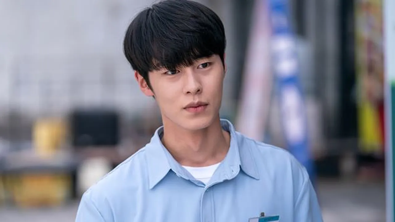 Pesona Misterius Lee Jae Wook dalam 'DO DO SOL SOL LA LA SOL', Siap Bikin Penasaran