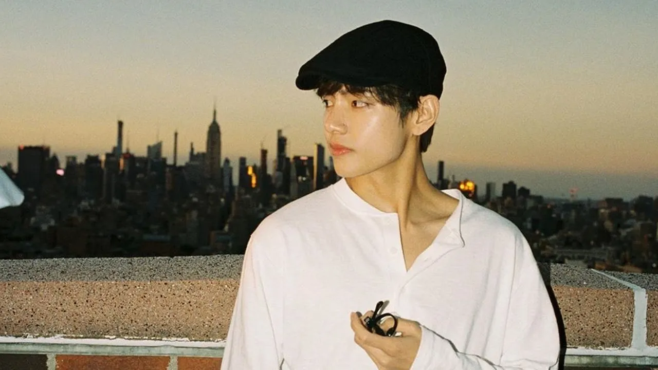 Pesona Tampan V BTS yang Jadi Favorit Para Fotografer