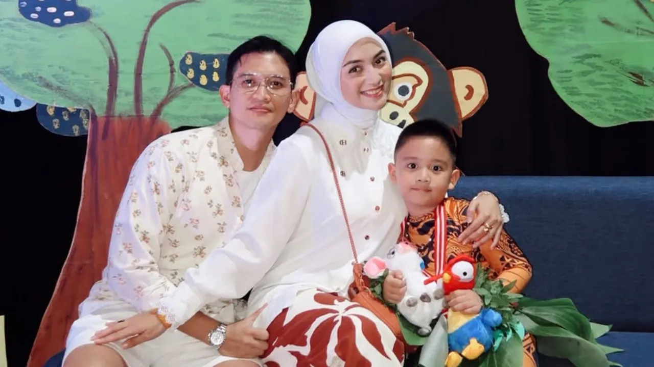 Petualangan Keluarga Citra Kirana dan Rezky Aditya di Selandia Baru, Seru Naik Campervan