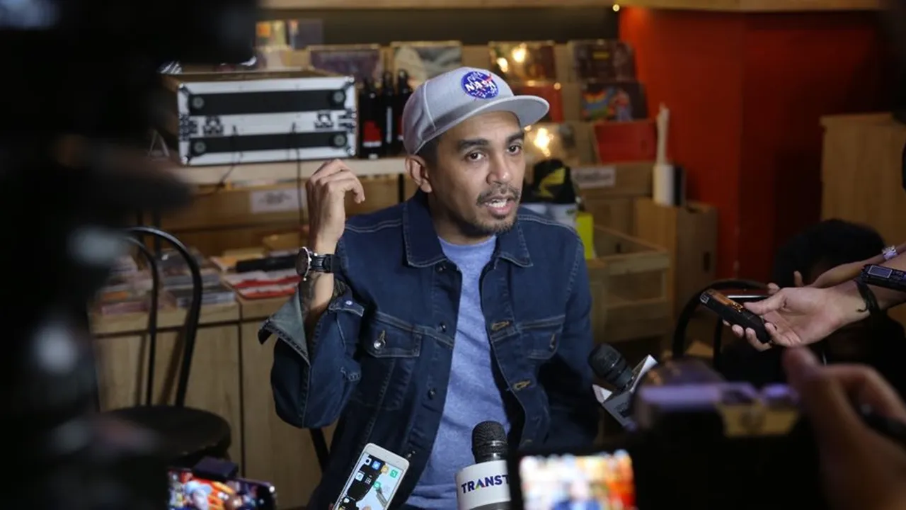 Pihak Keluarga Beberkan Alasan Glenn Fredly Gelar Pernikahan Secara Tertutup Pihak Keluarga Beberkan Alasan Glenn Fredly Gelar Pernikahan Secara Tertutup