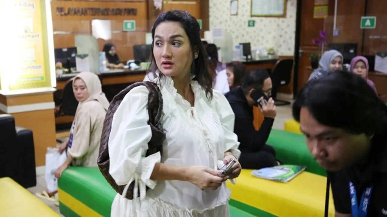 Pihak Pengadilan Agama Benarkan Tengku Dewi Putri Cabut Gugatan Cerai ke Andrew Andika