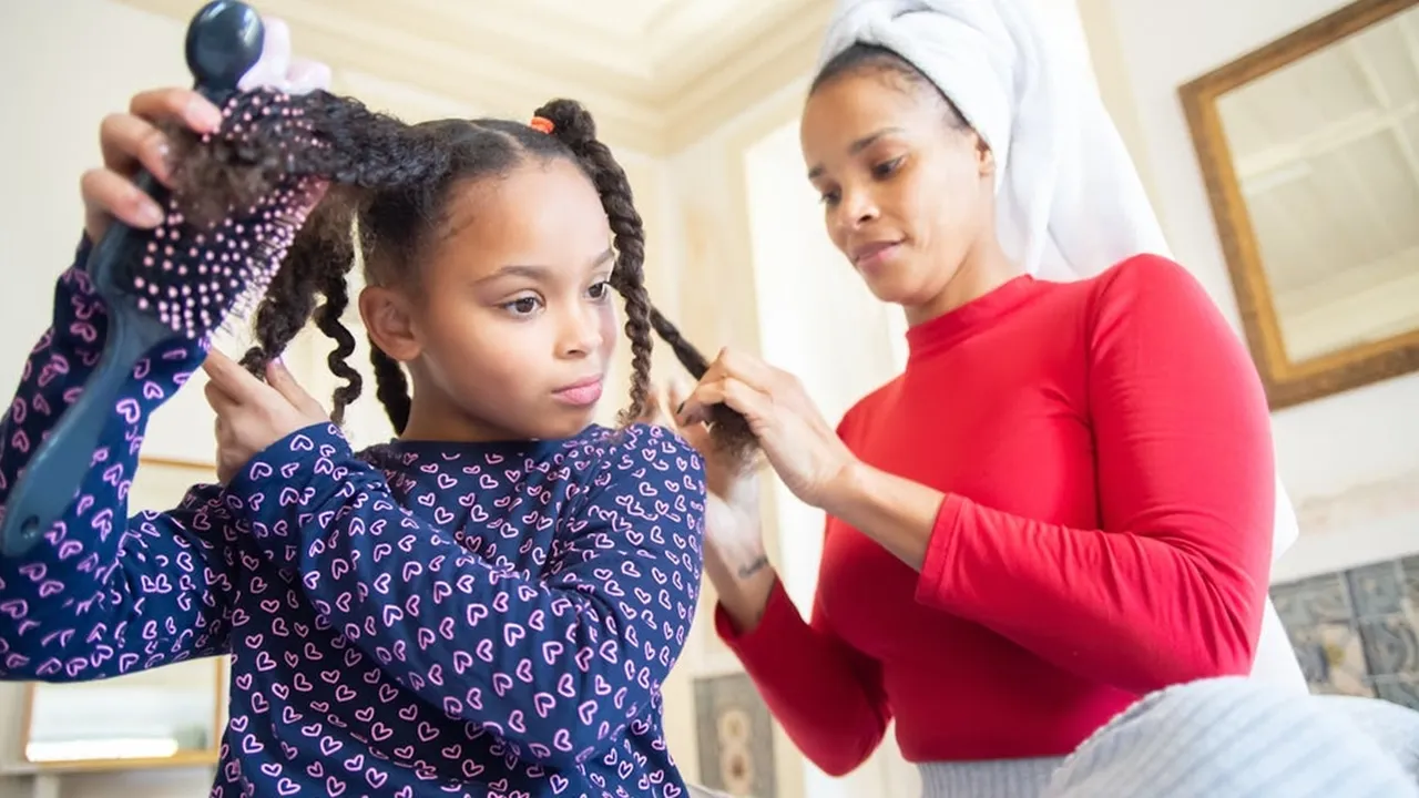 Pilihan Gaya Rambut Anak Perempuan Ikal untuk Sehari-hari untuk Tampil Makin Cantik dan Rapi
