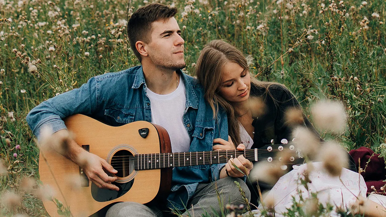 Playlist Lagu Puitis dan Menyentuh Hati Buat Kaum Word of Affirmation