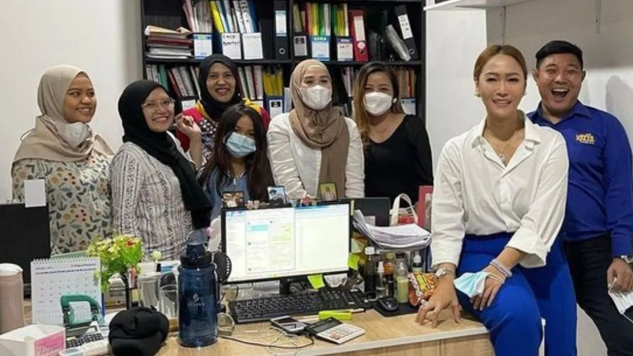 Polemik Kenaikan Pajak Hiburan 40-75 Persen, Inul Daratista Mengaku Sudah Alami Kerugian Polemik Kenaikan Pajak Hiburan 40-75 Persen, Inul Daratista Mengaku Sudah Alami Kerugian
