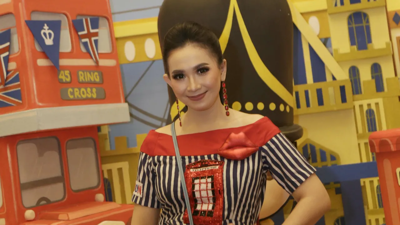 Poppy Putri Helat Ultah Anak Secara Mewah Bernuansa London Poppy Putri Helat Ultah Anak Secara Mewah Bernuansa London