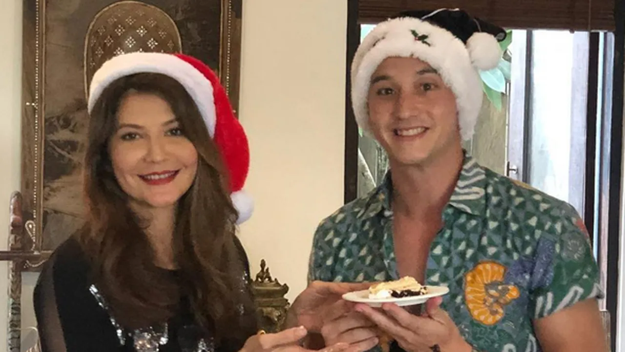 Posting Foto Mike Lewis & Pacar Barunya, Tamara Bleszynski Doakan yang Terbaik