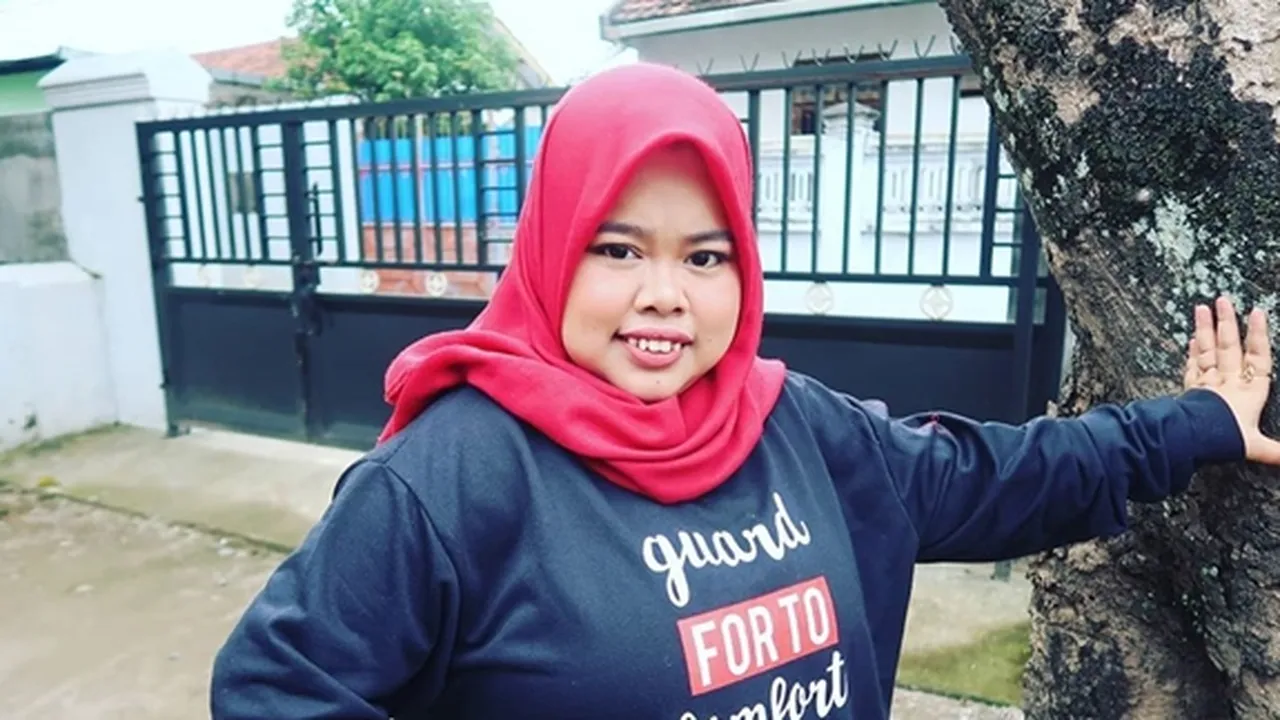 Posting Foto Selfie Full Make-up, Kekeyi: Versi Cantik Dulu Deh Posting Foto Selfie Full Make-up, Kekeyi: Versi Cantik Dulu Deh
