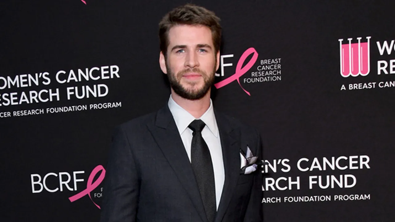 Postingan Perdana Liam Hemsworth Usai Bercerai dari Miley Cyrus