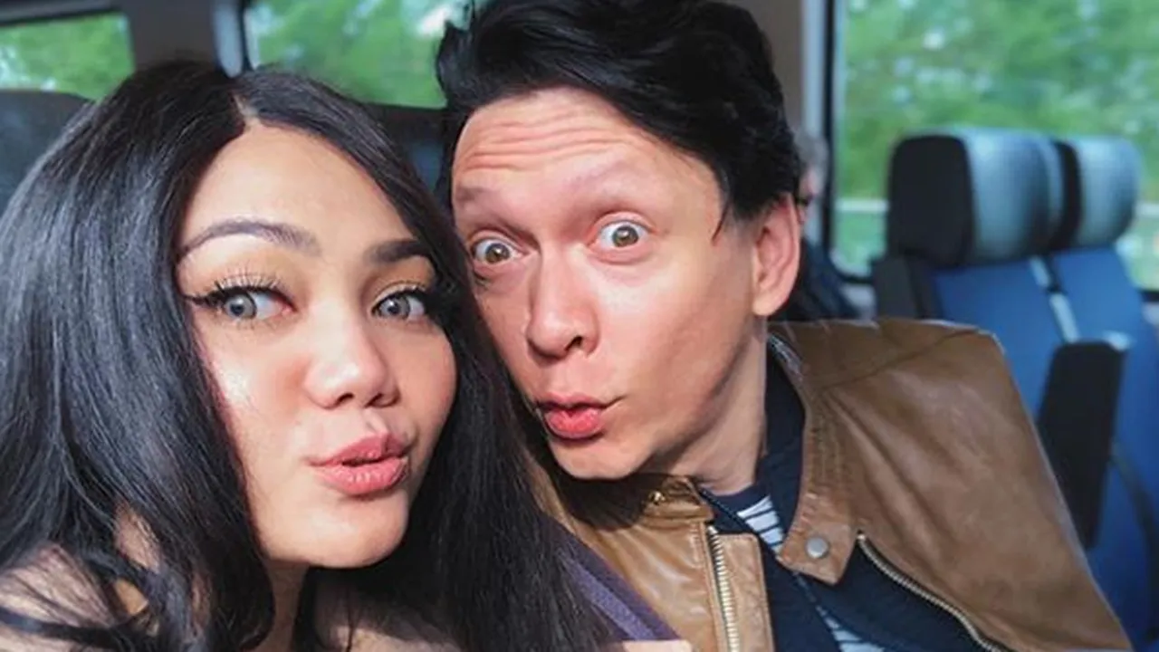 Postingan Perdana Rina Nose Usai Akad Nikah, Josscy Tulis Komentar Romantis!