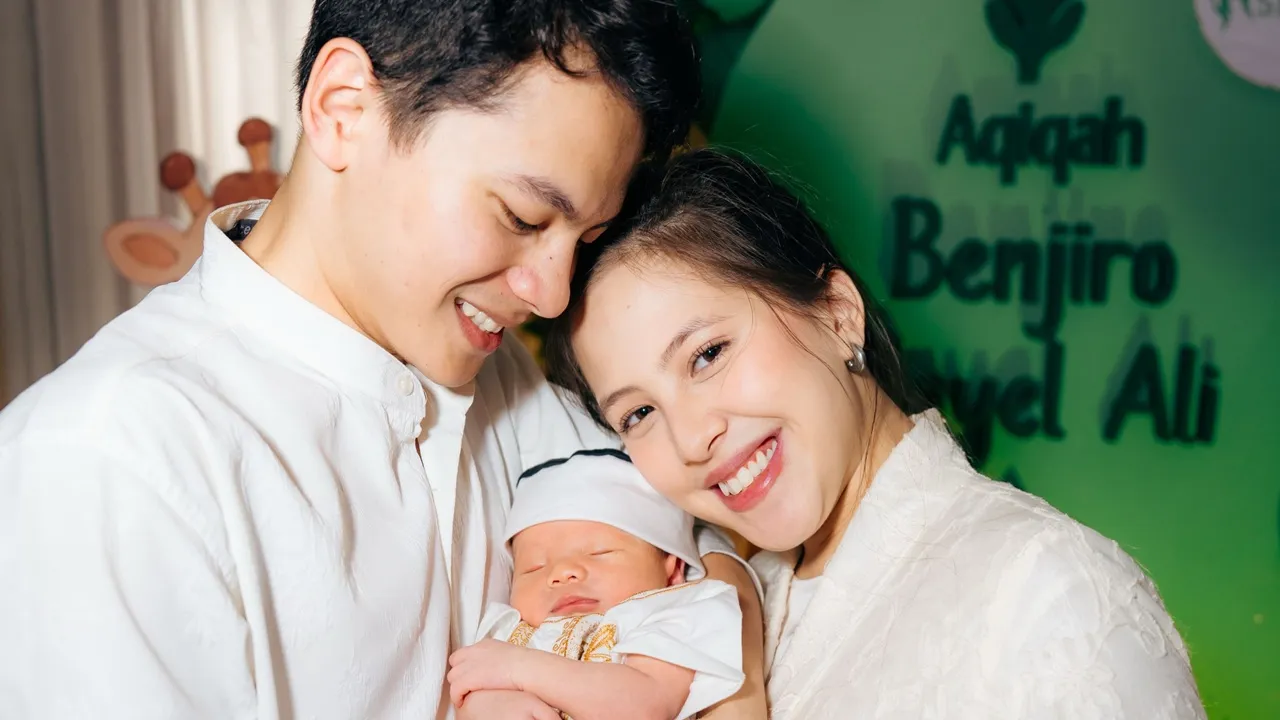 Potret Adhisty Zara Aqiqah Anak, Benjiro Nayel Ali Didoakan Jadi Anak Saleh