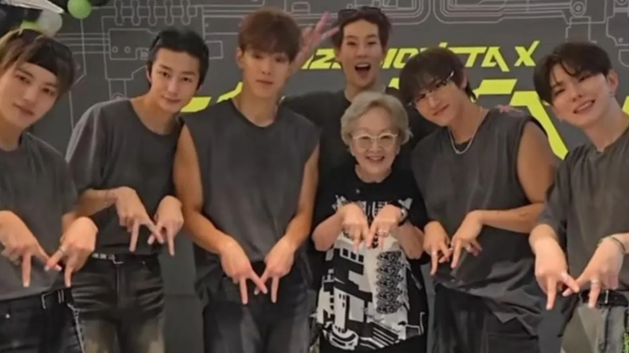Potret Aktris Senior Kim Young OK Datang dan Dukung Monsta X Sampai Nangis Saat Nonton Konser