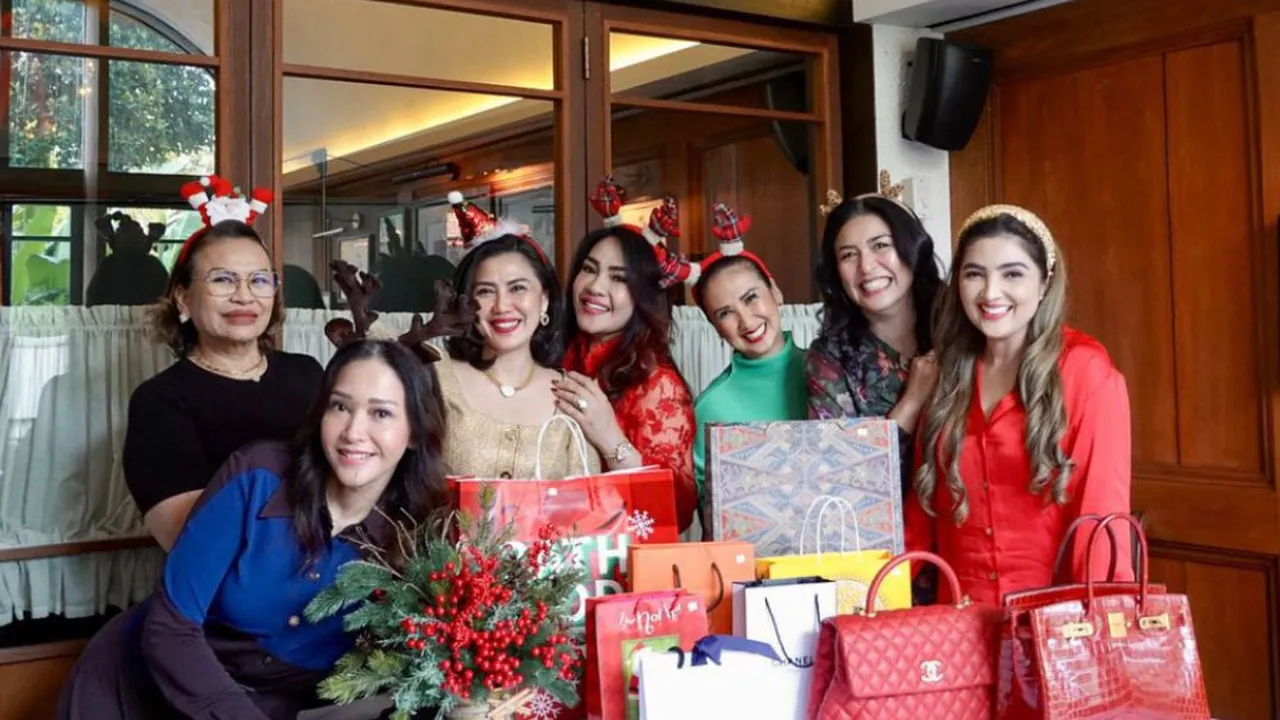 Potret Arisan Geng Sugar Mama yang Selalu Tampil Awet Muda