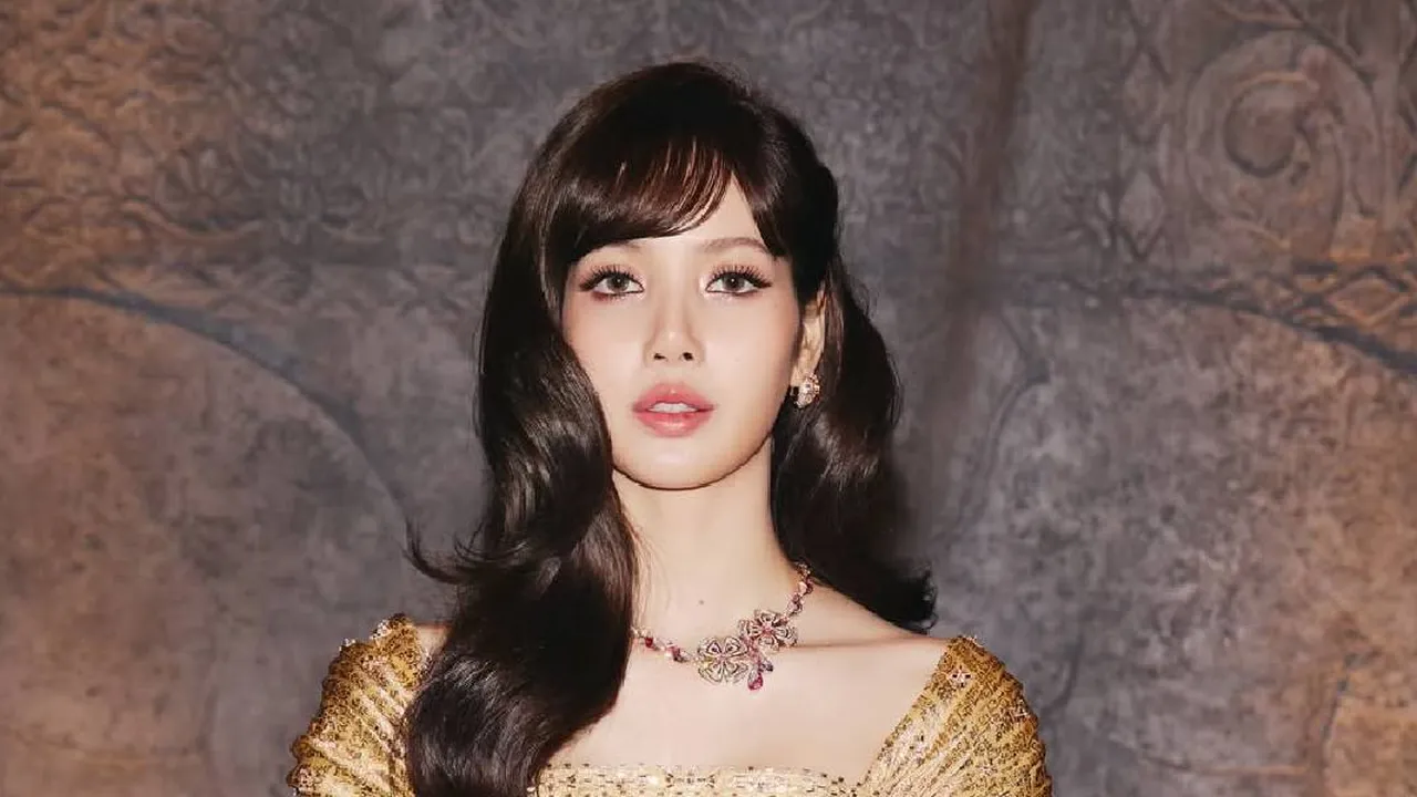 Potret Cantik Lisa BLACKPINK Jadi Amazing Thailand Amabassador, Pesonanya Bikin Bangga