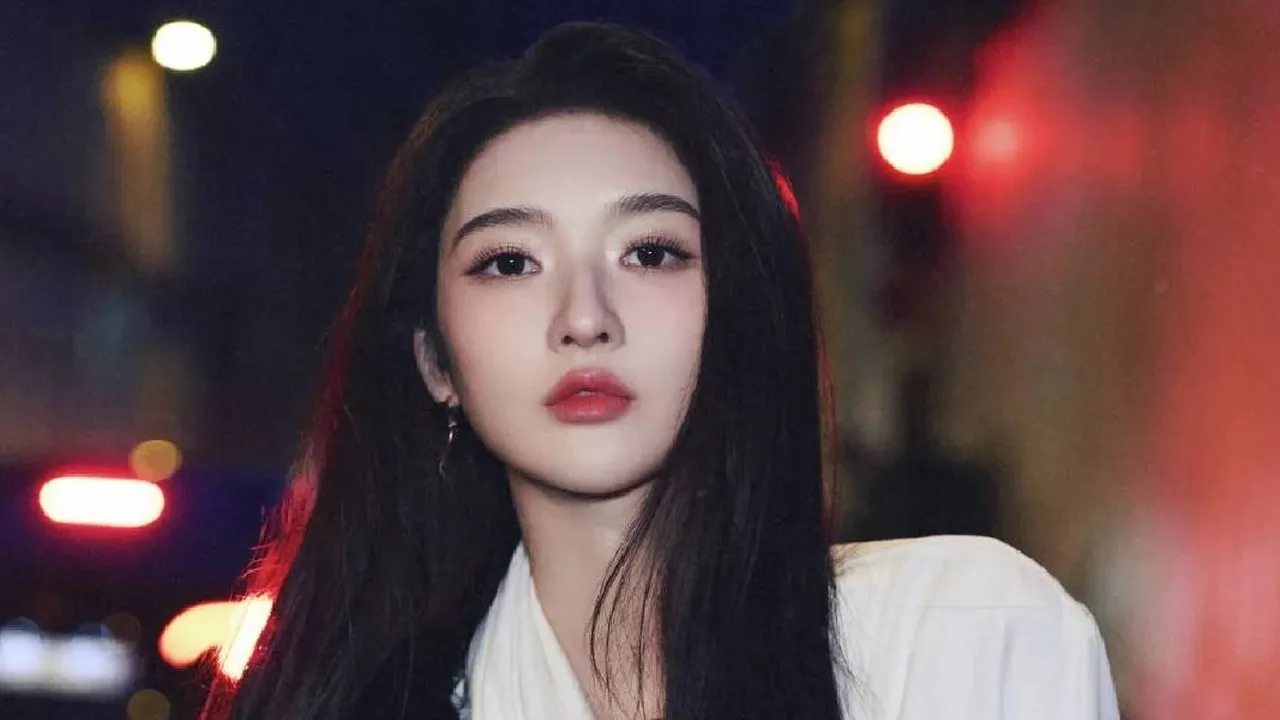 Potret Cantik Wang Yuwen Bersama DIOR, Auranya Bikin Fans Terpukau