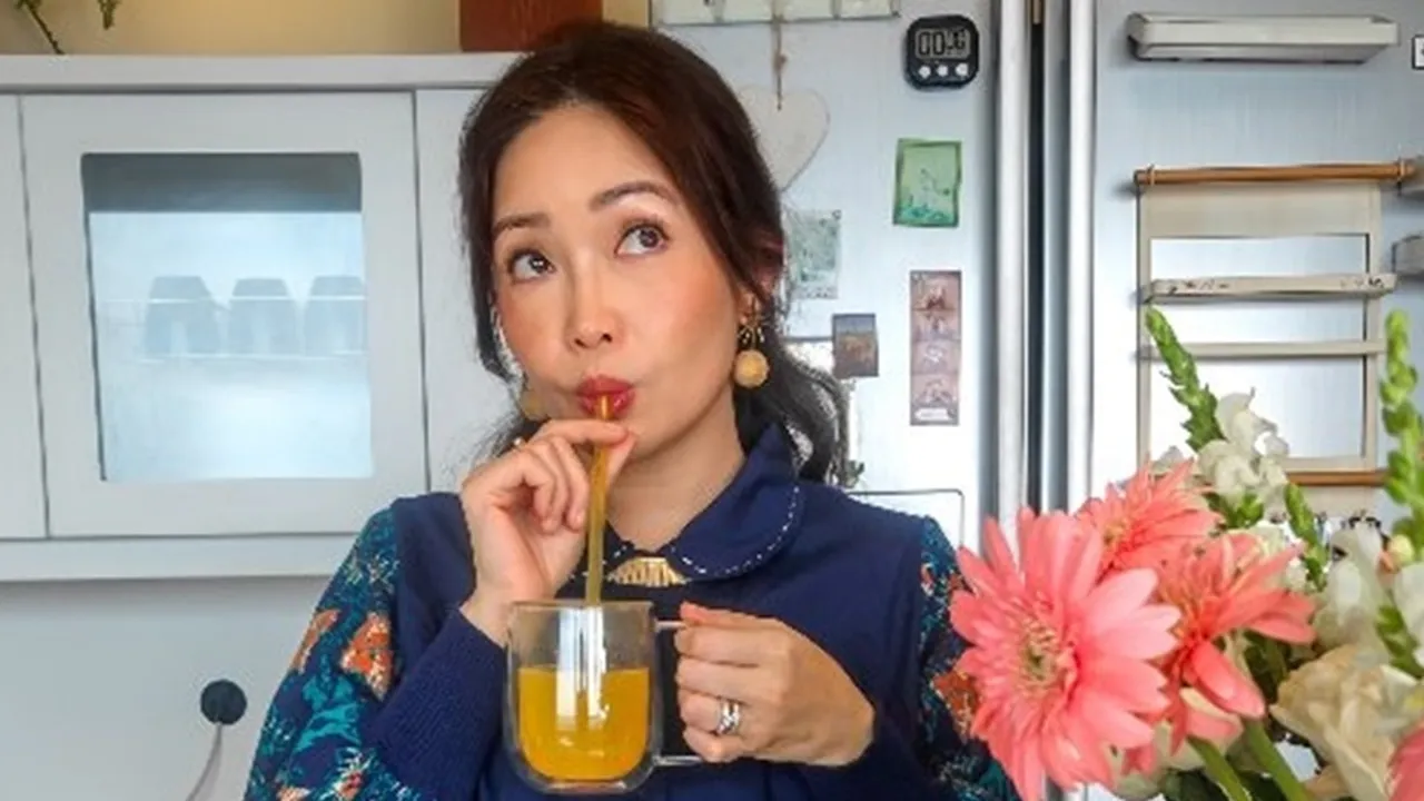 Potret Dapur Rinrin Marinka yang Simple, Fresh, dan Bikin Betah