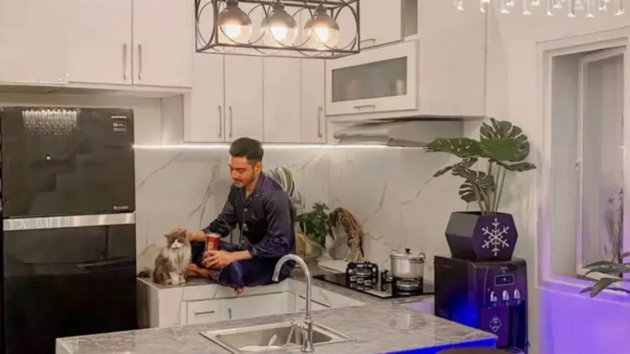 Potret Dapur Rumah Robby Purba yang Estetik dan Elegan, Bikin Betah Memasak Potret Dapur Rumah Robby Purba yang Estetik dan Elegan, Bikin Betah Memasak