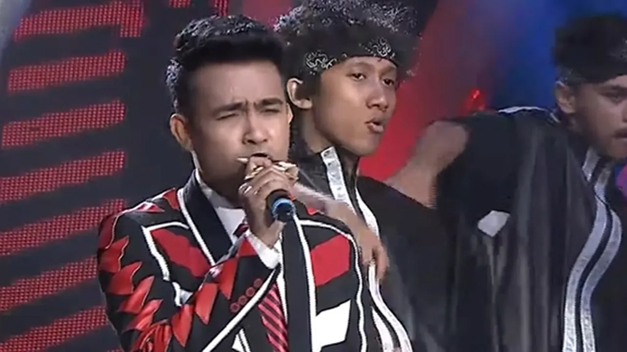 Potret Fildan DA 4 yang Bersuara Merdu dan Mahir Bermain Gitar, Yuk Intip Gaya Kecenya!