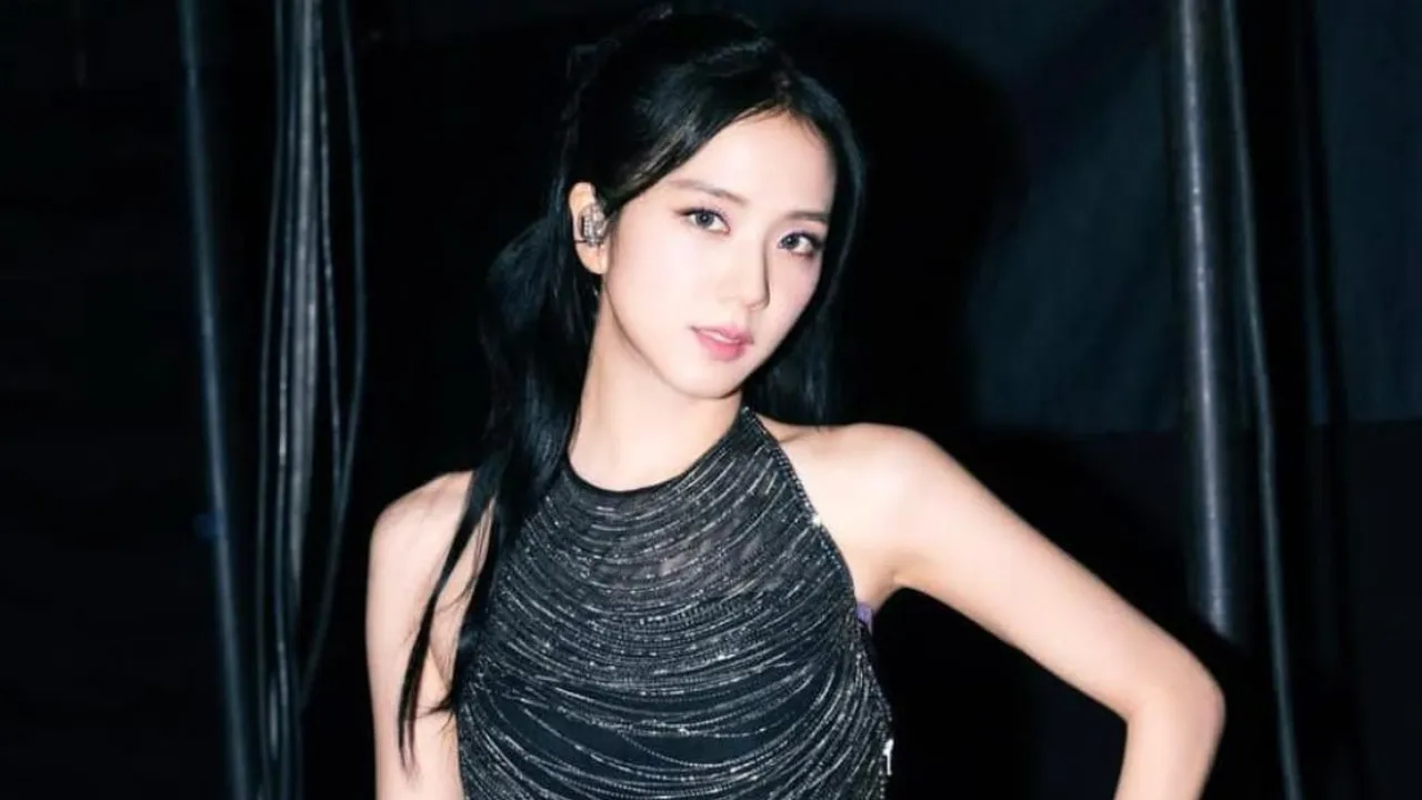 Potret Gaya Selfie Jisoo BLACKPINK Ini Selalu Memukau dari Berbagai Sisi