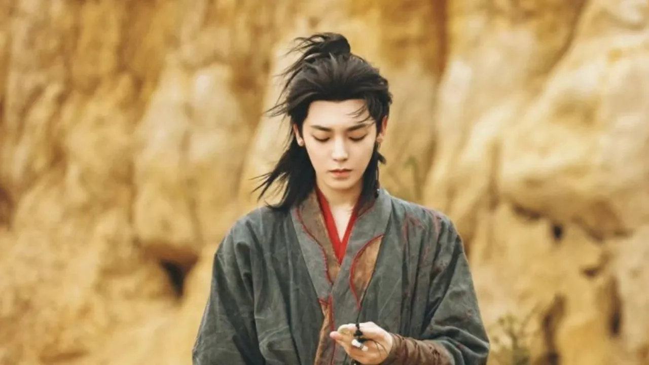 9 Potret Hou Minghao saat Pakai Hanfu, Pesona Klasik Dicampur Visual yang Elegan