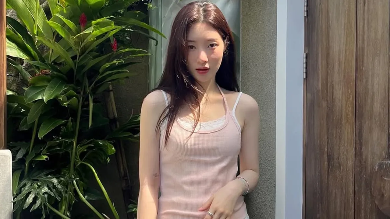 7 Potret Jung Chaeyeon Pamer Liburan di Bali, Ada yang Ketemu Gak?
