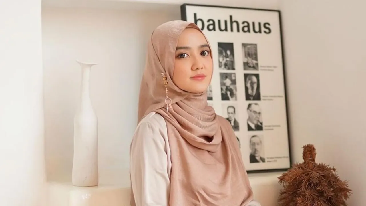Potret Mewah Kamar Tidur Wirda Mansur, Bak Hotel Bintang 5 - Ada Area Working Space yang Mungil