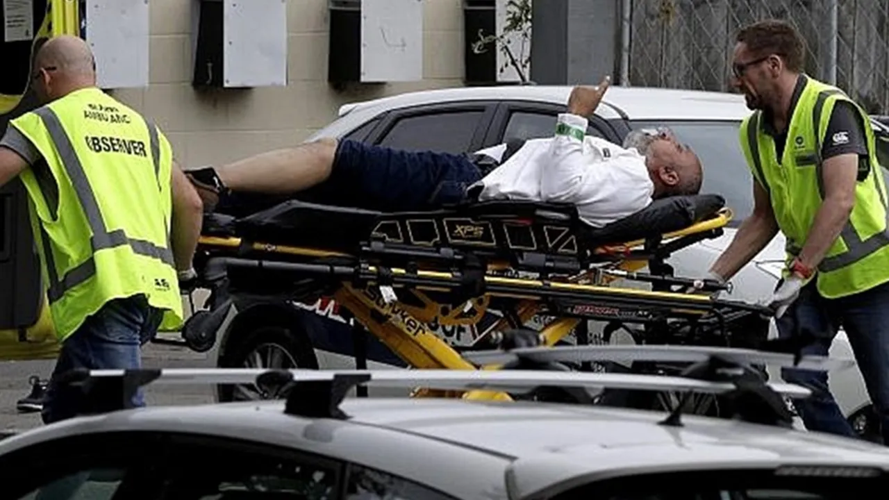 Potret Penembak Masjid New Zealand Saat di Pengadilan, Beri Simbol Khusus Dengan Jari