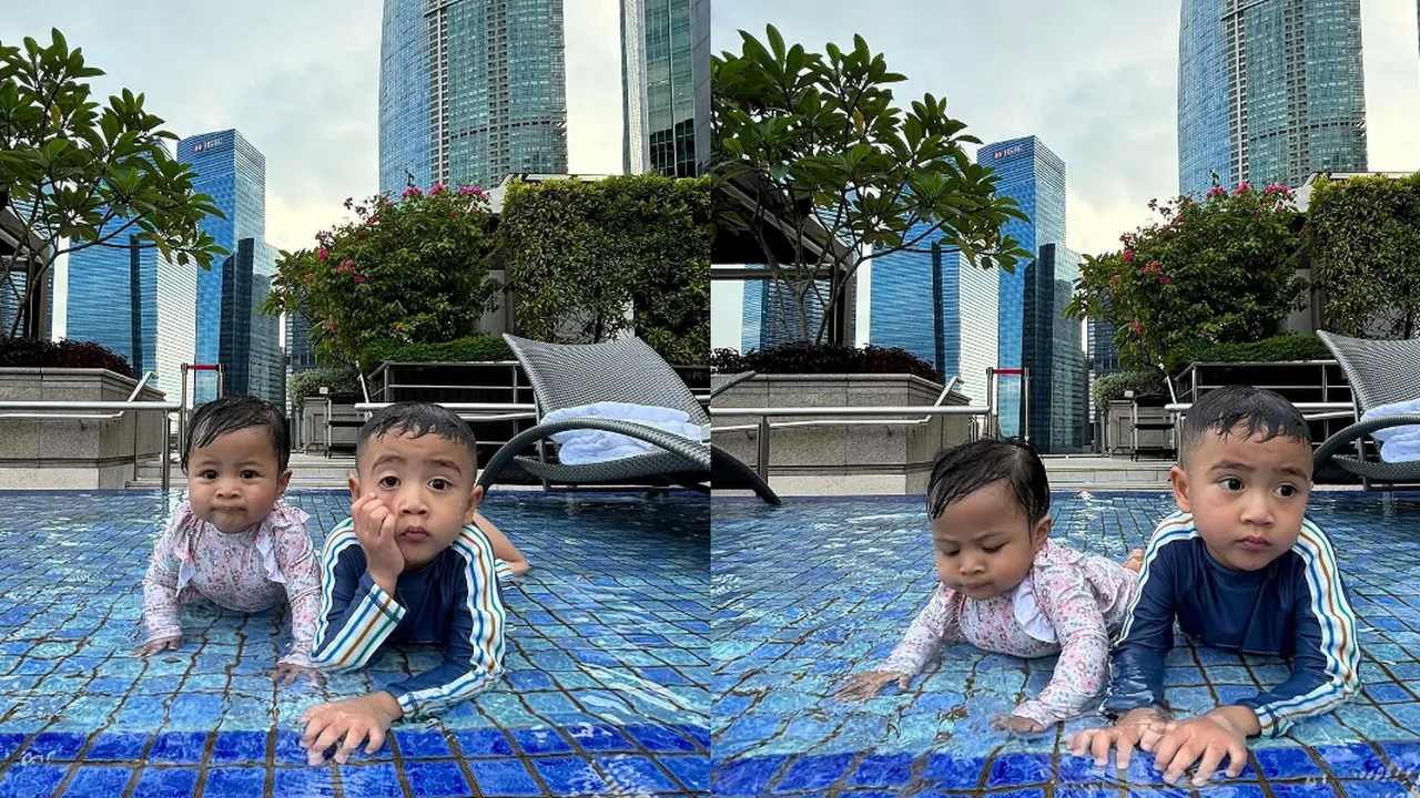 Potret Rayyanza Berenang Bareng Lily, Ekspresinya Lucu dan Bikin Gemas