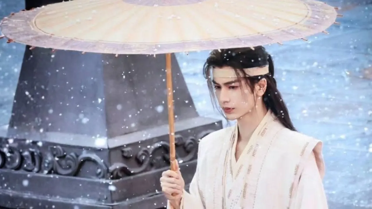 Potret Still Cuts Zhang Linghe di Drama The Road To Glory