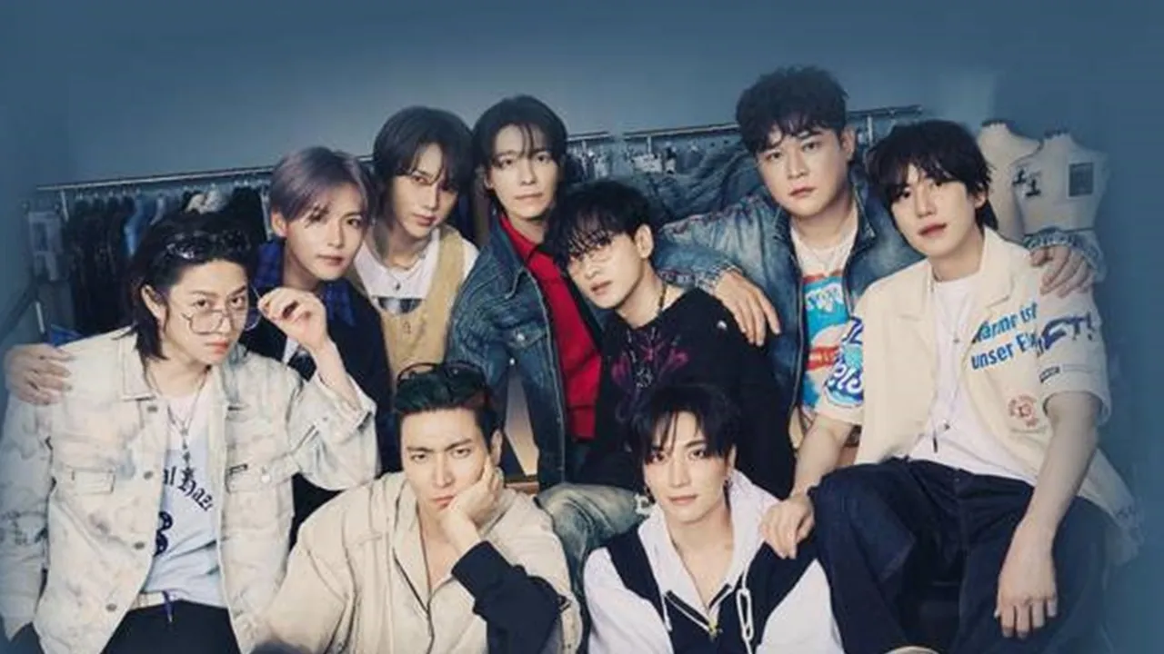 Potret Super Junior di Bandara Menuju Indonesia, Heechul Unik - Yesung Keren Banget