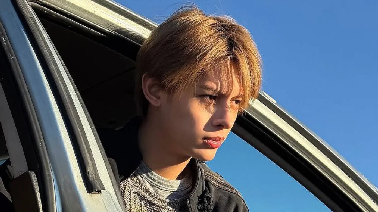 Potret Tampan James CORTIS yang Punya Visual Unreal, Punya Garis Wajah Tegas